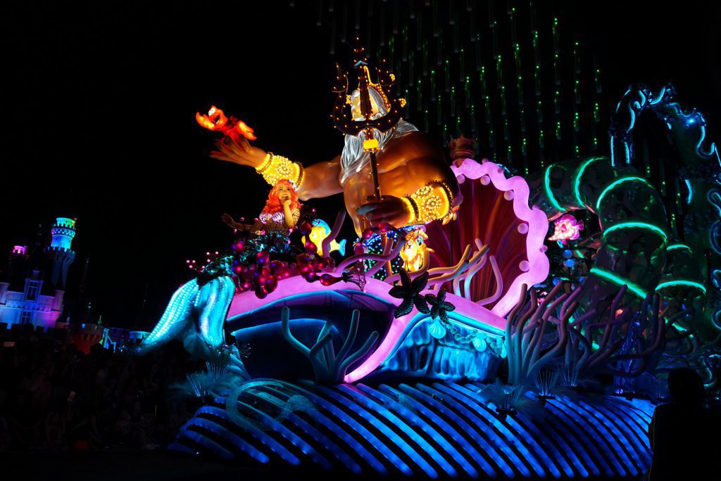 hong kong disneyland night parade