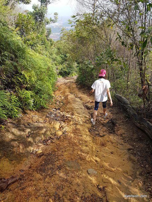 steep descent at setia alam hiking trail